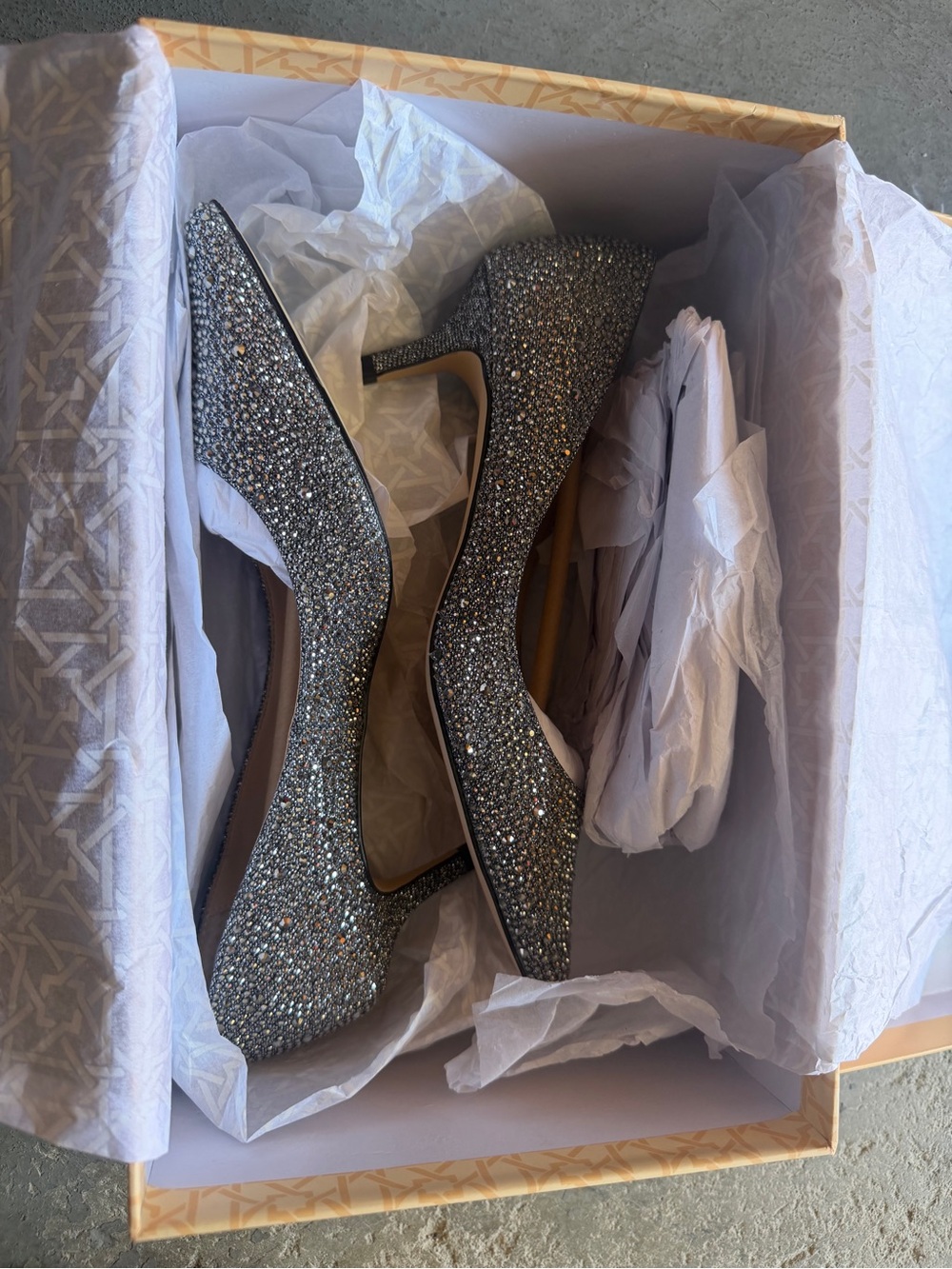 “New” Badgley Mischika Sparkling Silver Women's Mid-Heel Pumps size6.5